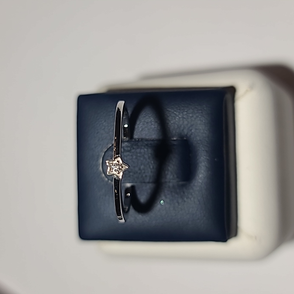 14KT gold and diamond ring